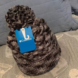 Columbia Women's Bundle Up Beanie /
Black and Gray Knit Beanie with Pom-Pom